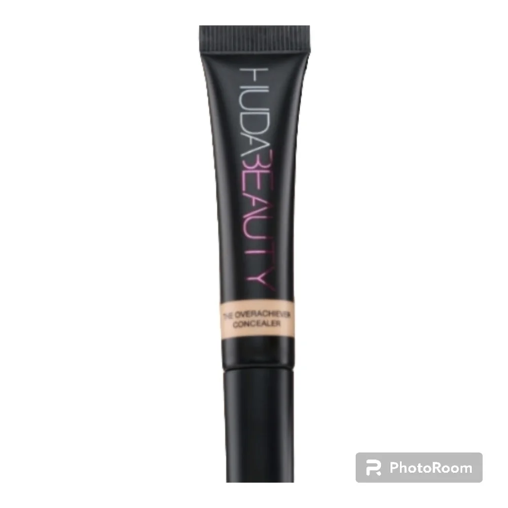Huda Beauty The overachiever concealer